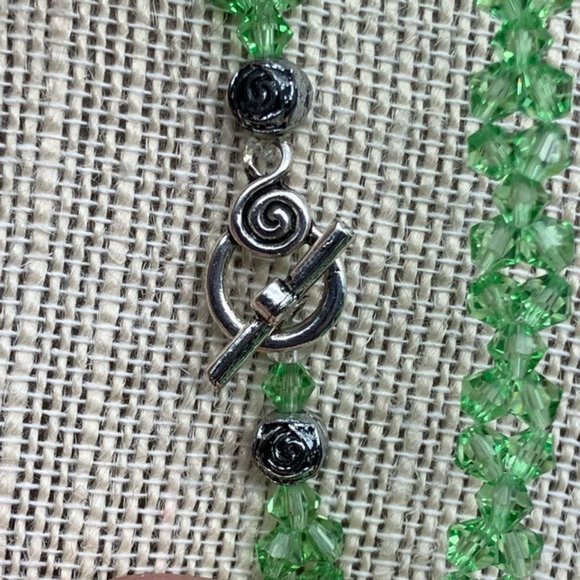 Toggle Bracelet 8 In Silver Swirl Translucent Green Faceted Bead Retro Cottage - Picture 2 of 5